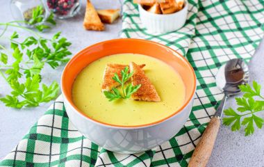 Картофельный суп с икрой щуки